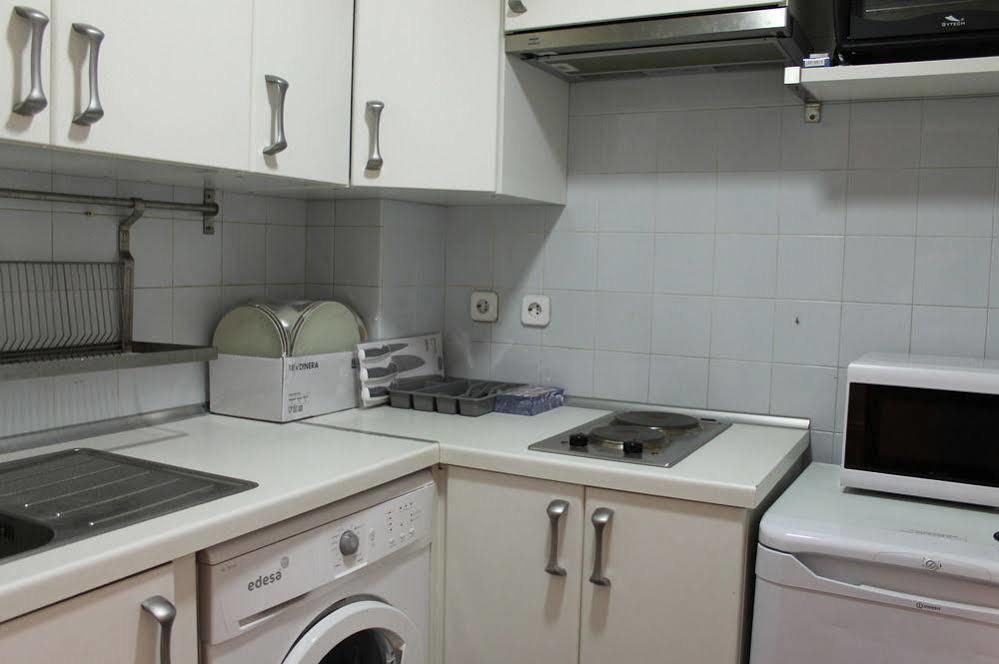 Apartamentos Rialto Madrid Esterno foto