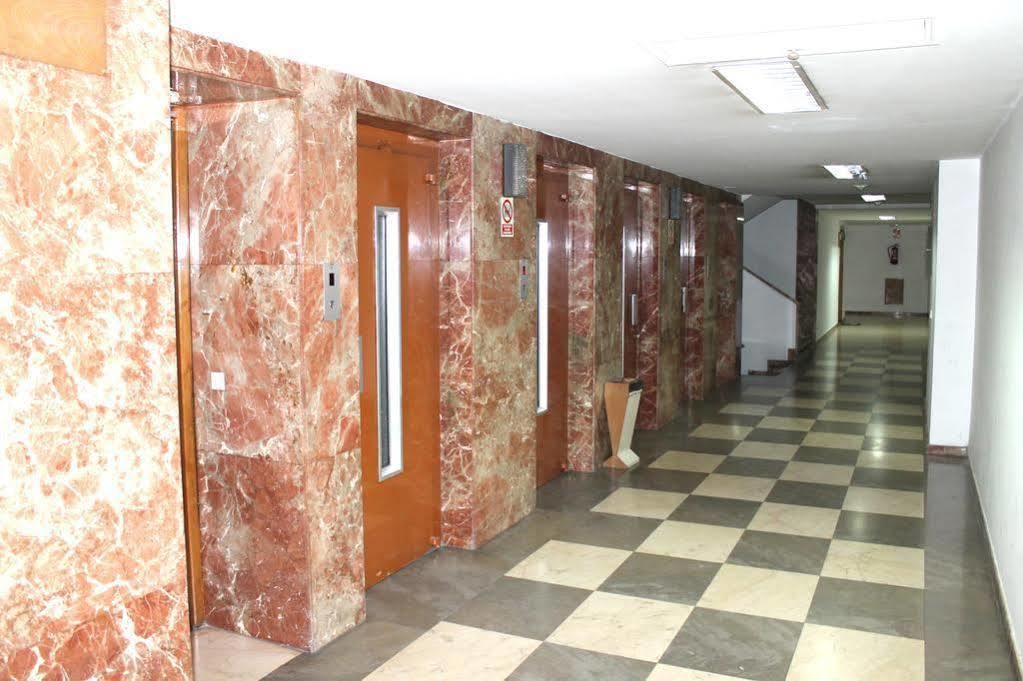 Apartamentos Rialto Madrid Esterno foto