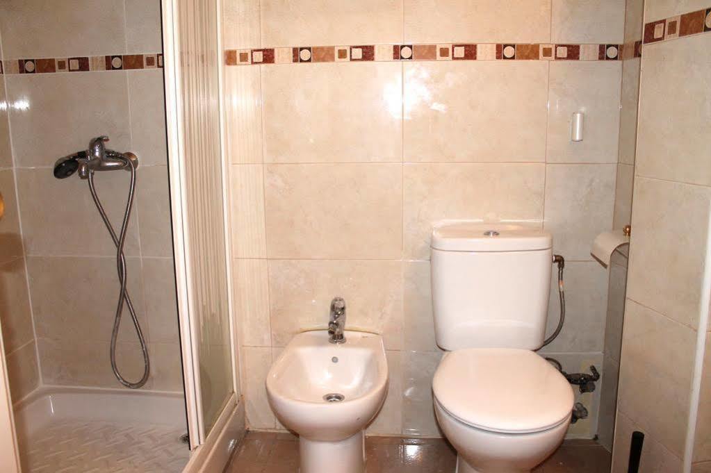 Apartamentos Rialto Madrid Esterno foto
