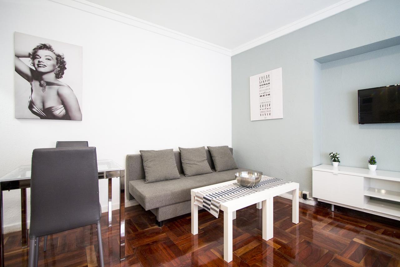Apartamentos Rialto Madrid Esterno foto
