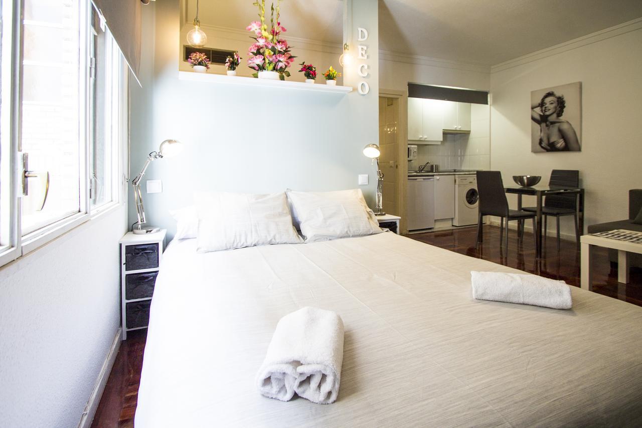 Apartamentos Rialto Madrid Esterno foto