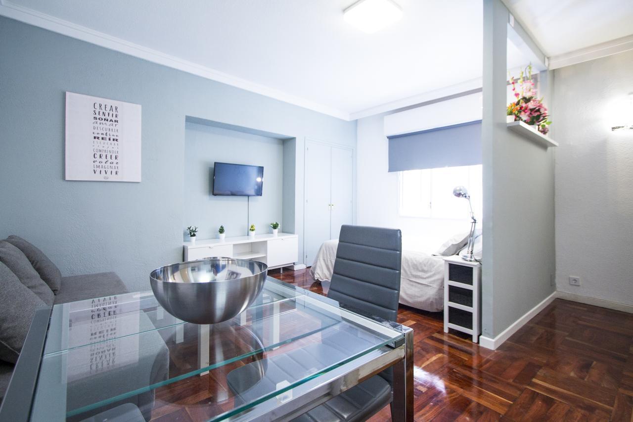 Apartamentos Rialto Madrid Esterno foto