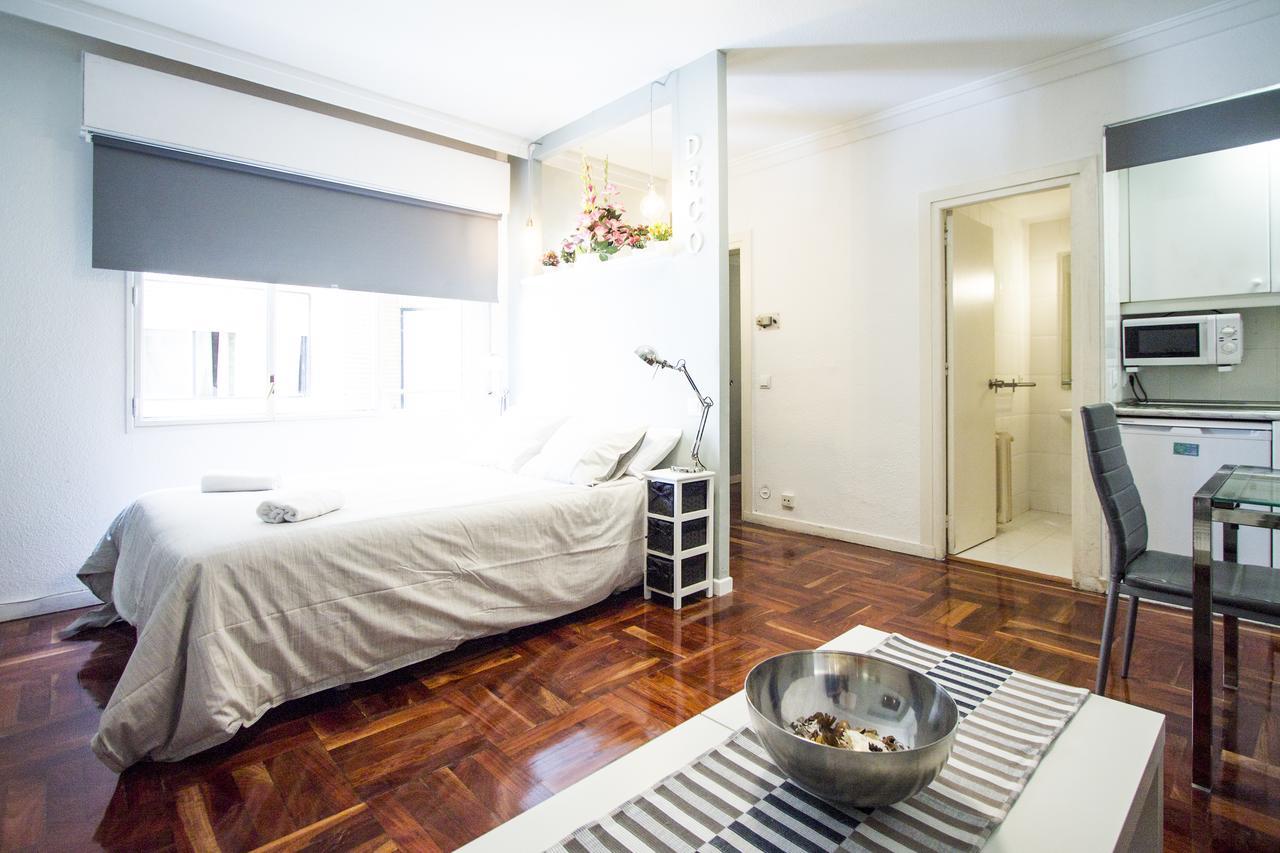 Apartamentos Rialto Madrid Esterno foto